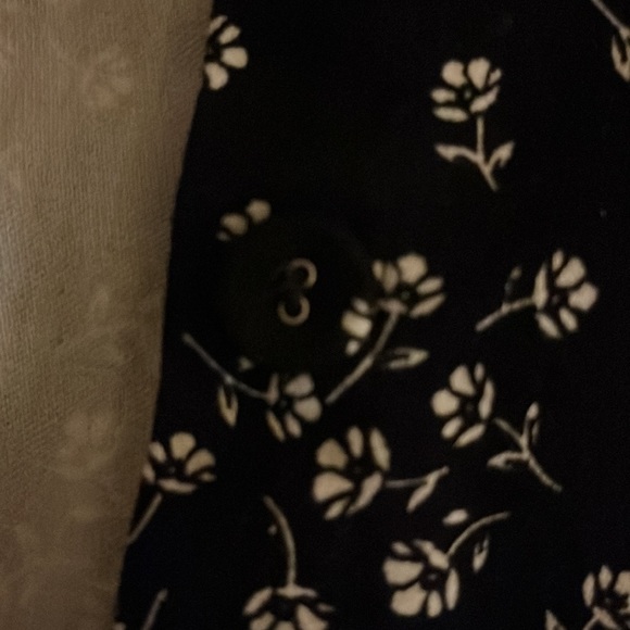 New without tags, button front short skirt! - Picture 7 of 7